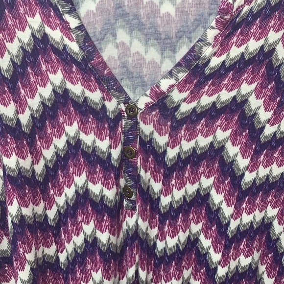 Pixley Purple gray white Pattern V-neck with 1/4 button 1/2 Sleeve blouse Size M - Picture 2 of 5